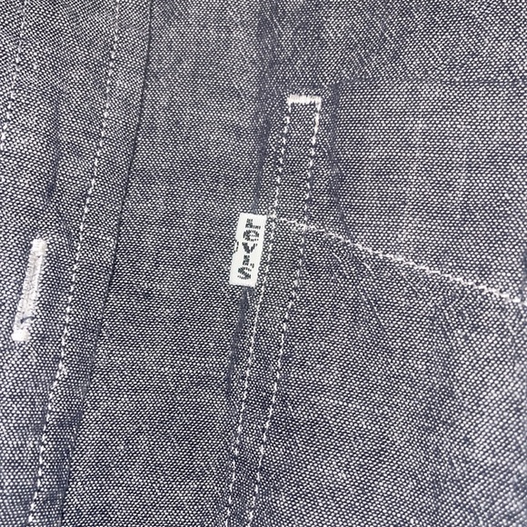 Levi’s - Picture 3 of 5
